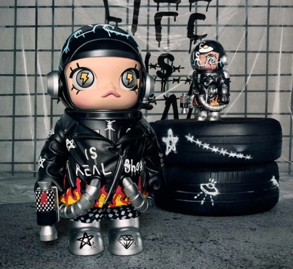 MEGA SPACE MOLLY 400% Trevor Andrew