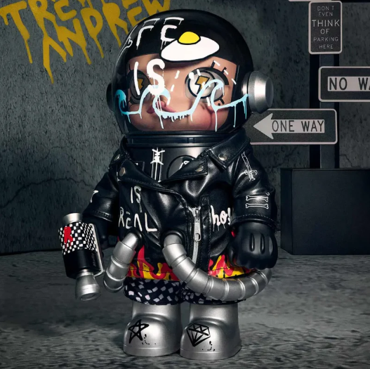 MEGA SPACE MOLLY 400% Trevor Andrew