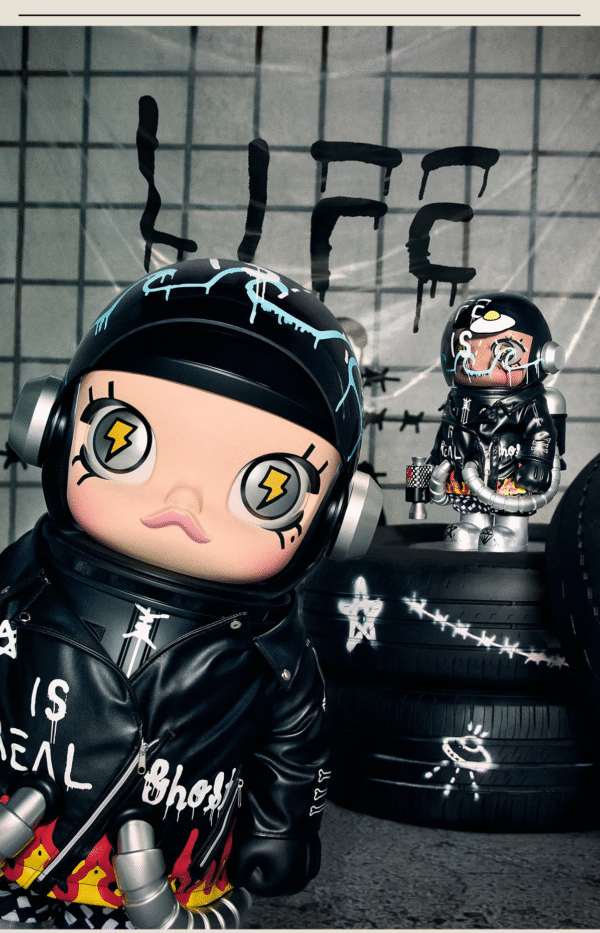 MEGA SPACE MOLLY 400% Trevor Andrew